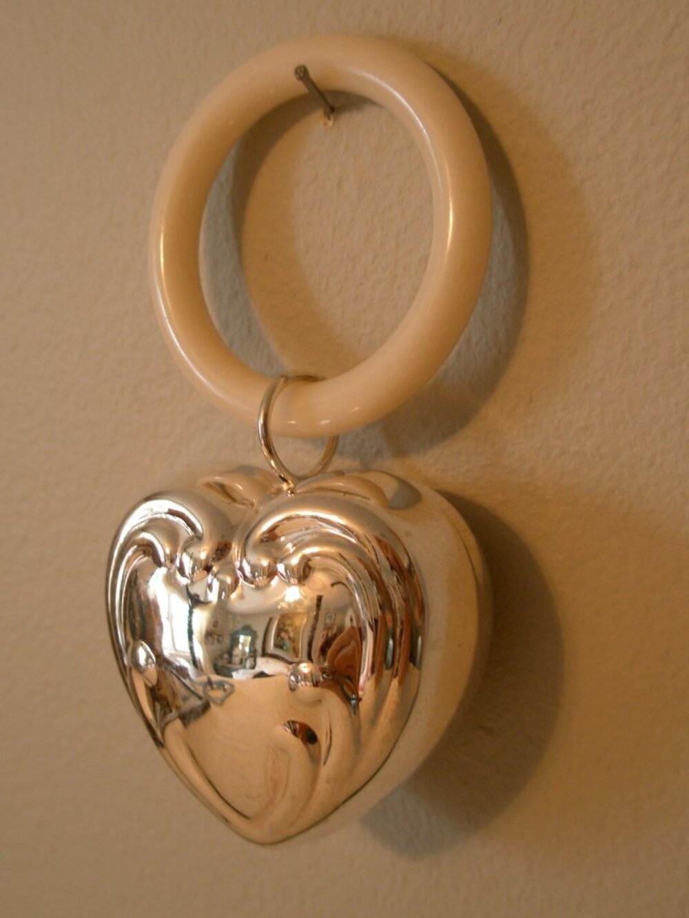 Engravable Silver Plated Heart Rattle & Pacifier Ring/A New IBoxed Baby Toy - Picture 2 of 6